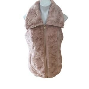 ⸻

Marc New York Andrew Marc Blush Faux Fur Zip Vest – Size M